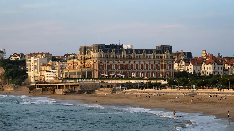 Биарриц